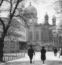 Die Heilbronner Synagoge an der Allee vor ihrer Zerstörung im Jahre 1938